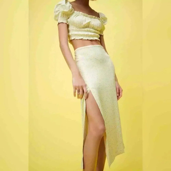 Zara Satin  Effect Midi Skirt Yellow Floral Size Small - Picture 4 of 11